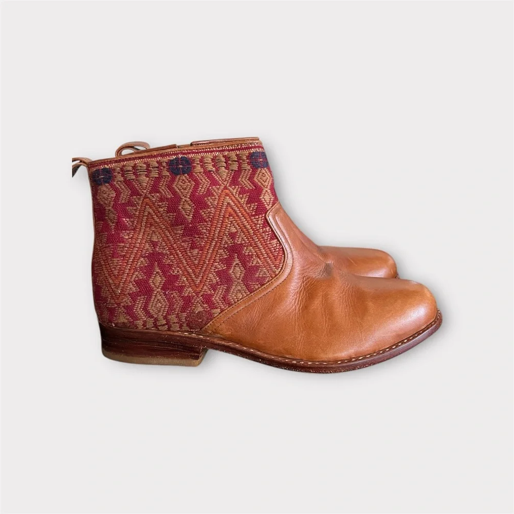 Teysha Handcrafted Artisan Ankle Boots Women Size 10